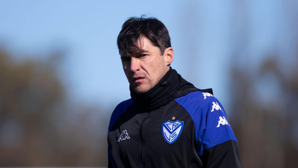 Cacique Medina: "Este es el camino que queremos para Vélez"