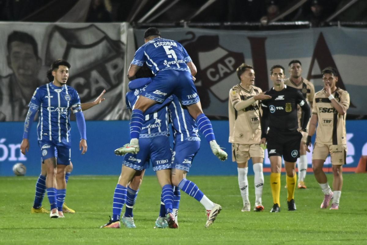 VIDEO | Godoy Cruz tumbó al campeón Platense y se aleja del descenso