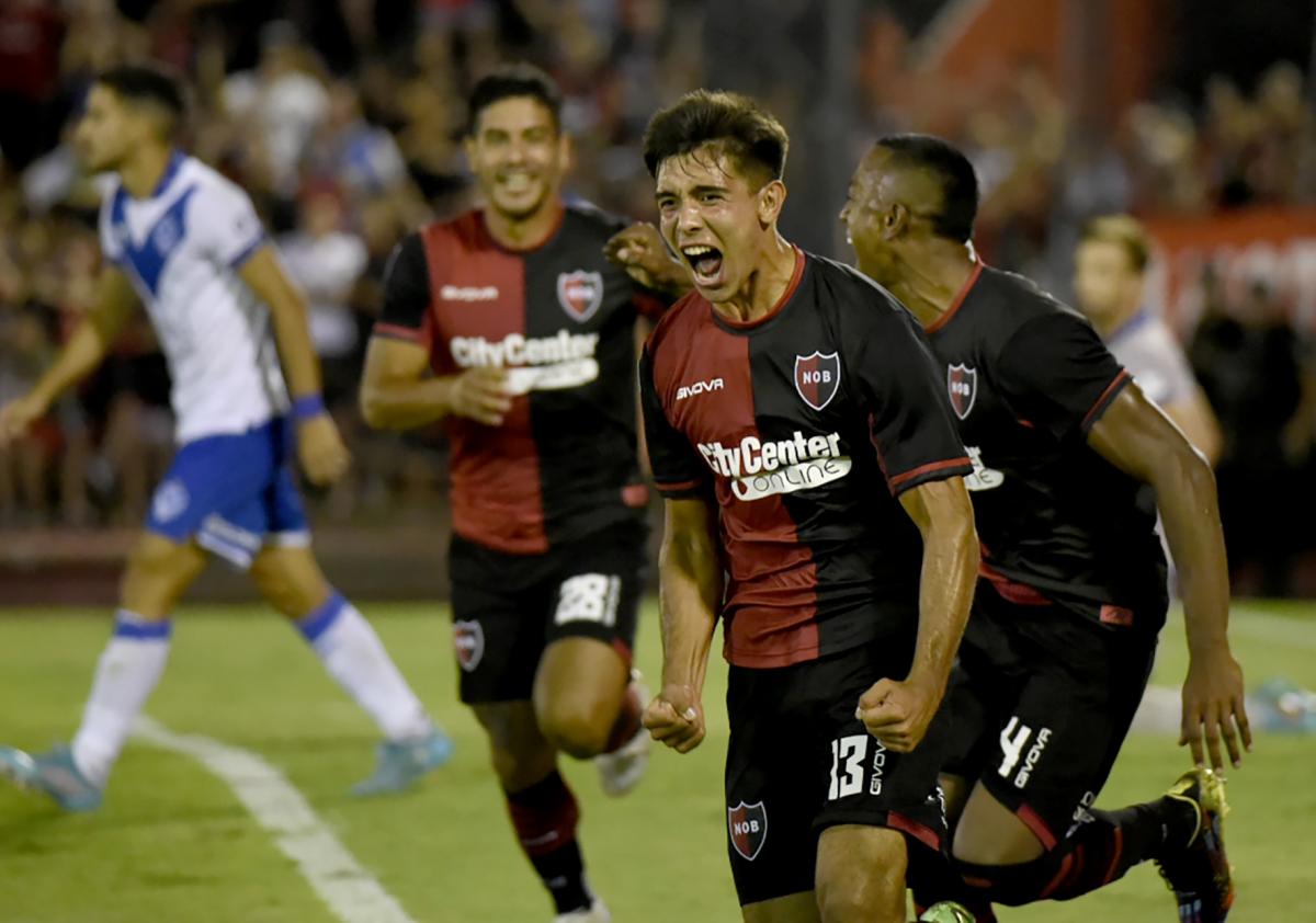 Heinze volvió al Coloso Bielsa y Newell's superó a Vélez