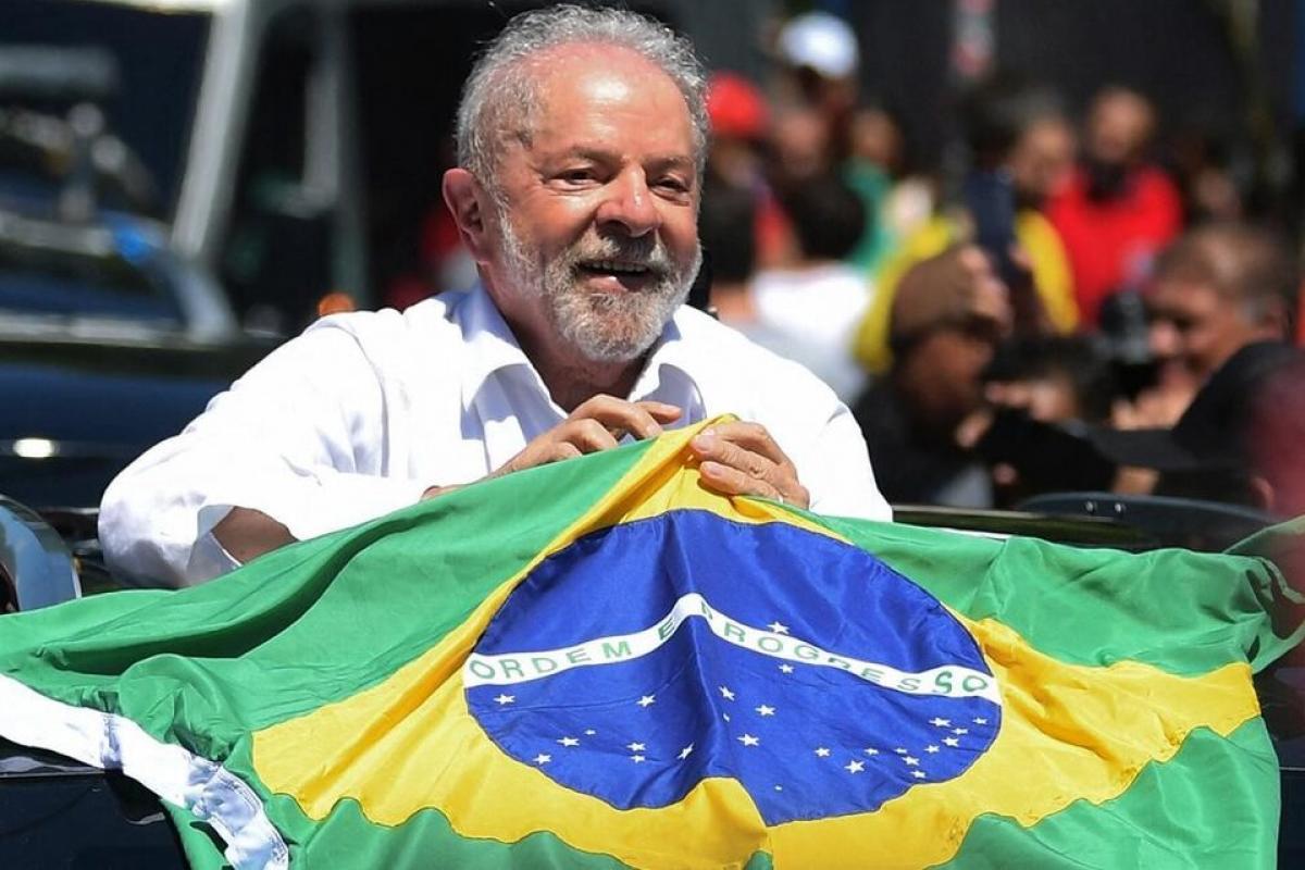 Lula bancó a la "selección local" de Brasil y liquidó a los que juegan en Europa