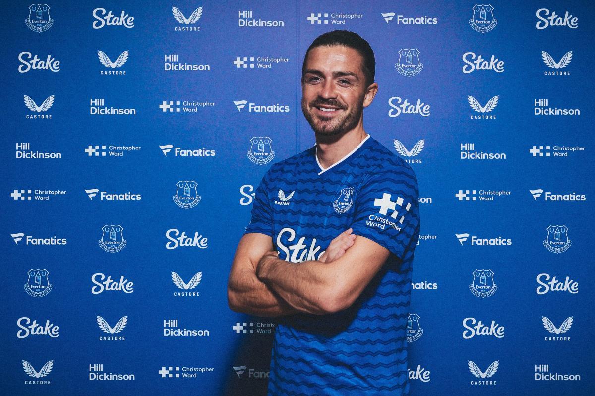 Sin lugar en el Manchester City, Jack Grealish firmó con Everton