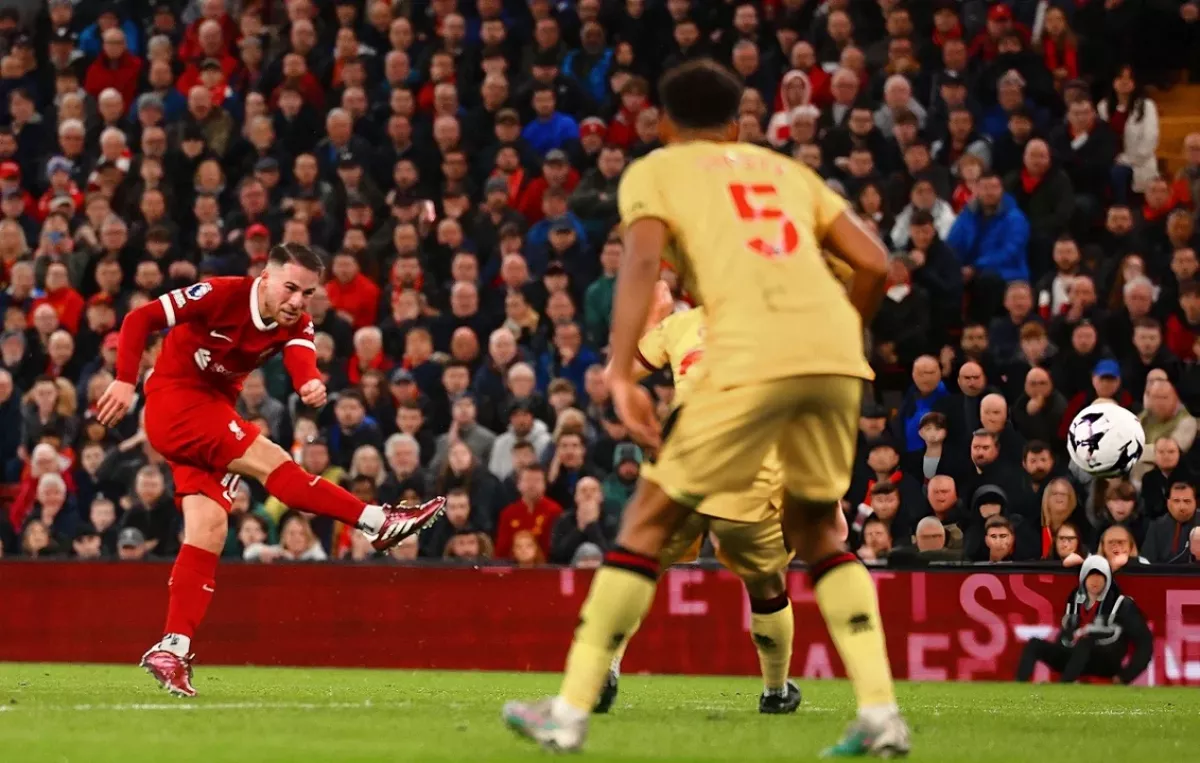 VIDEO | Liverpool con un golazo de Alexis recuperó la punta