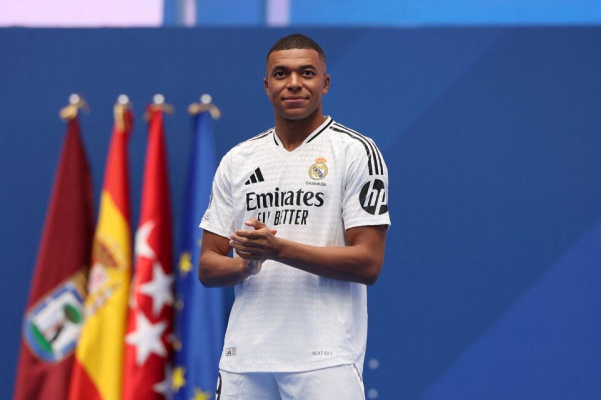 La decisión que tomó Mbappé un día después de ser presentado en Real Madrid