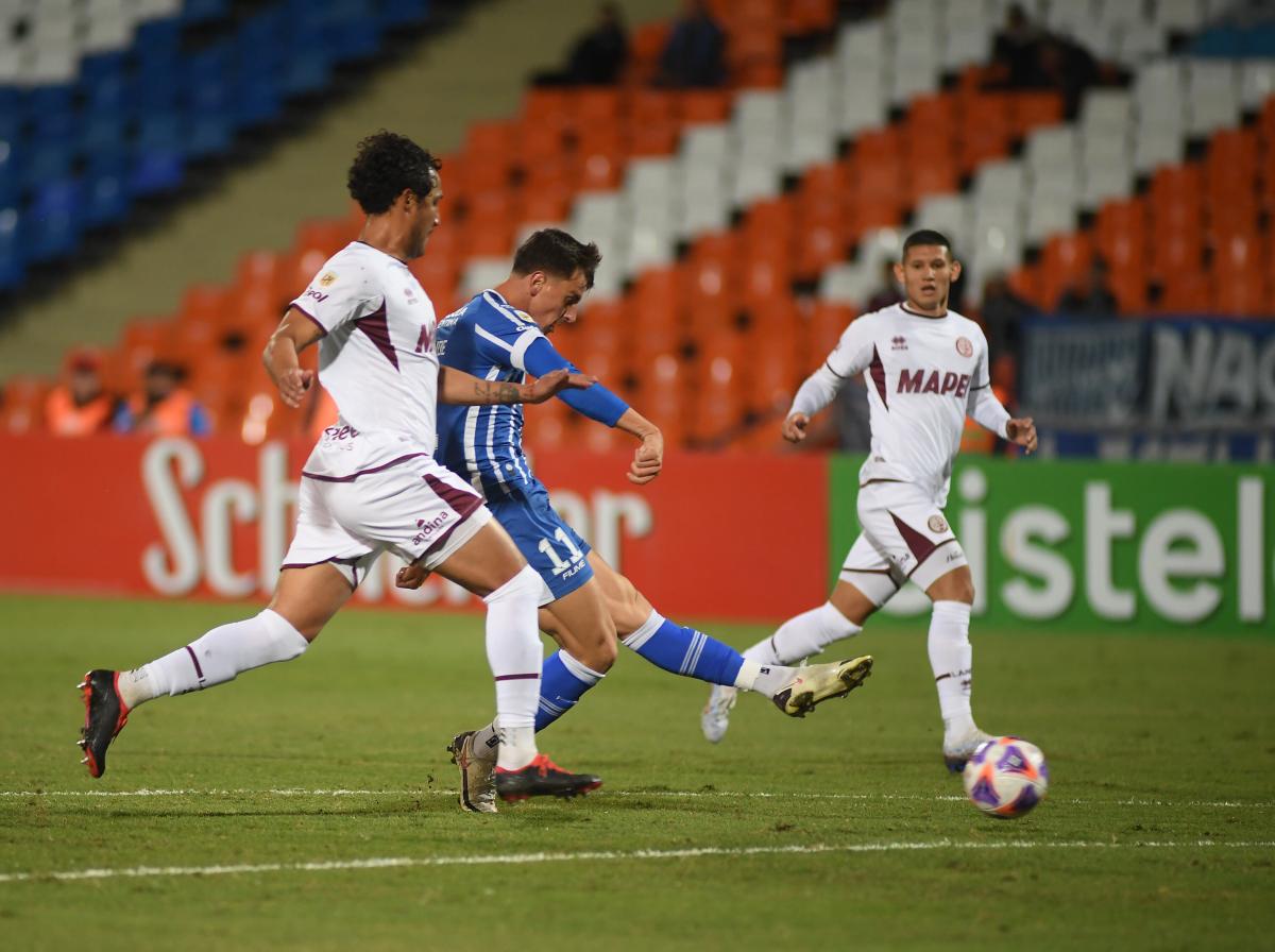 Godoy Cruz y Lanús empataron en un partido vibrante a puro gol