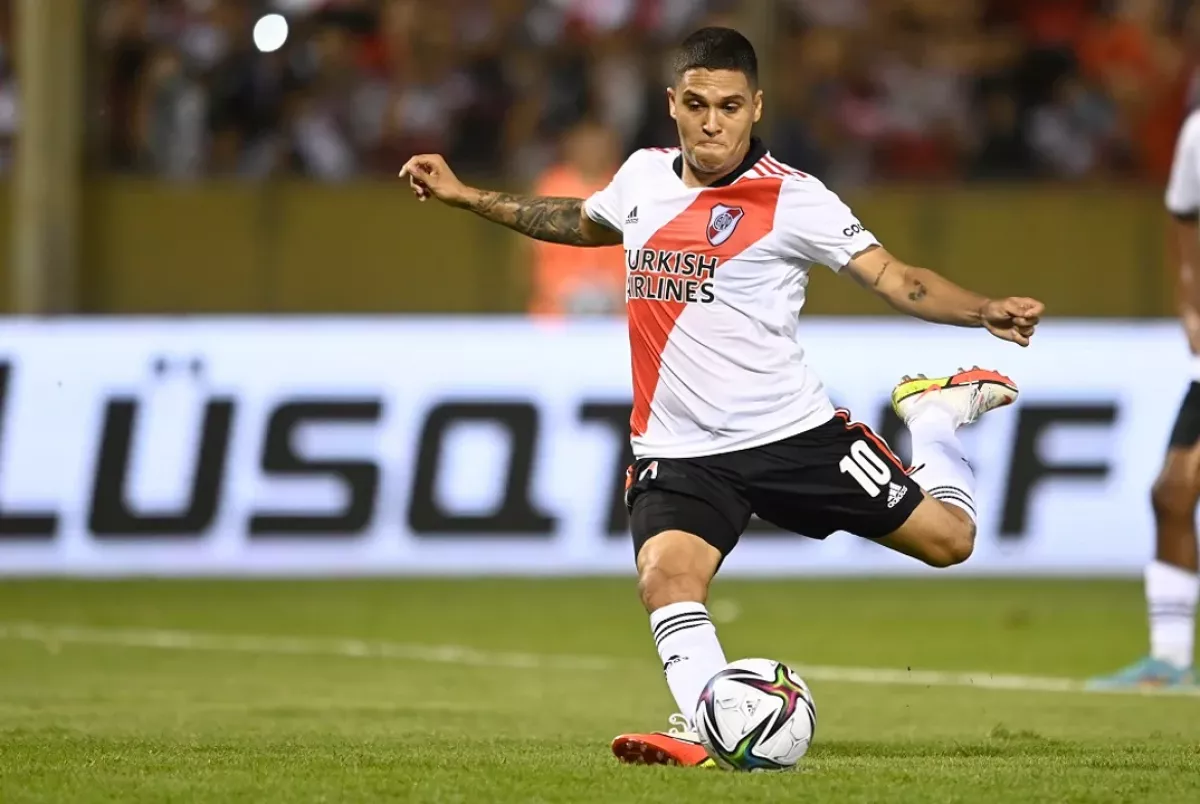 Juanfer ya está en River: Qué camiseta usará