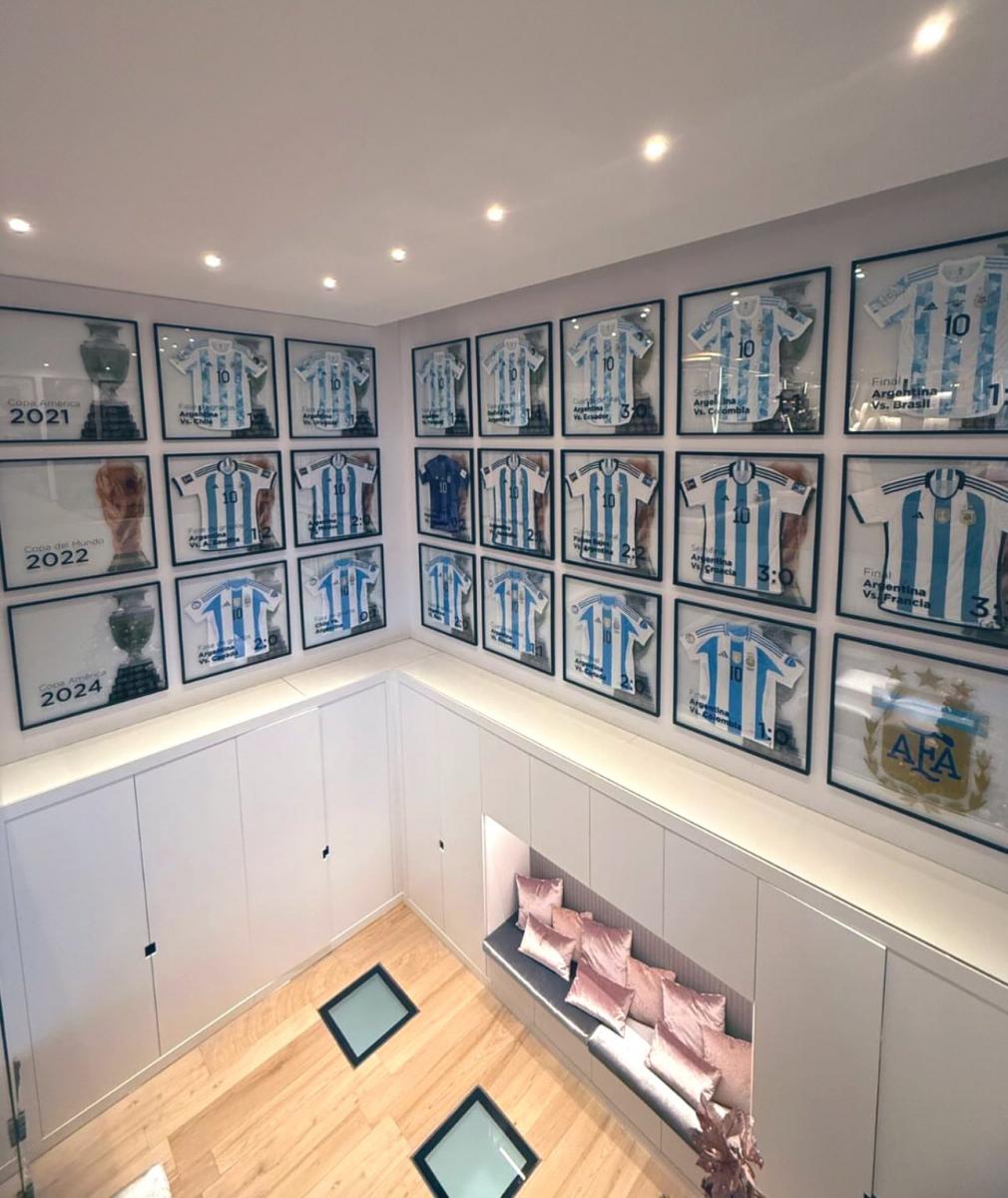 El impresionante museo de Messi de sus camisetas de la Selección