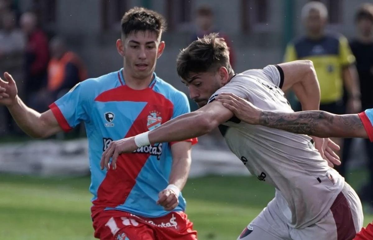 Colón sufrió una preocupante derrota ante Arsenal en Sarandí