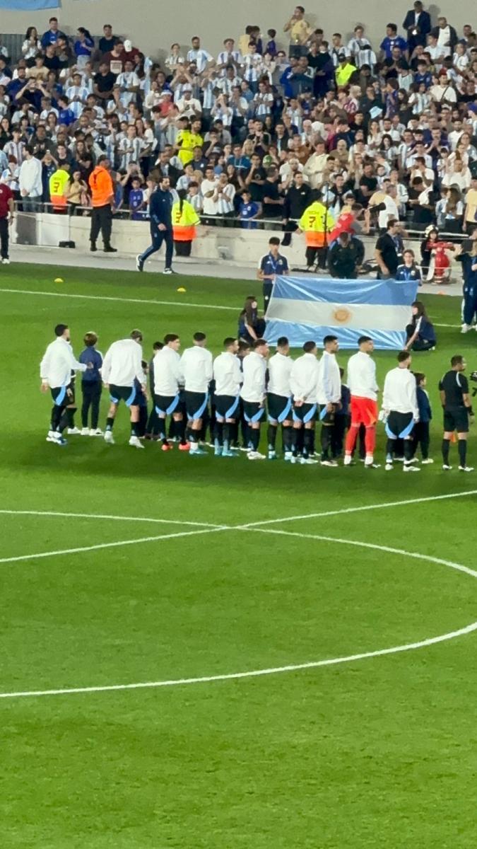 VIDEO | El Monumental vibró con el himno nacional argentino