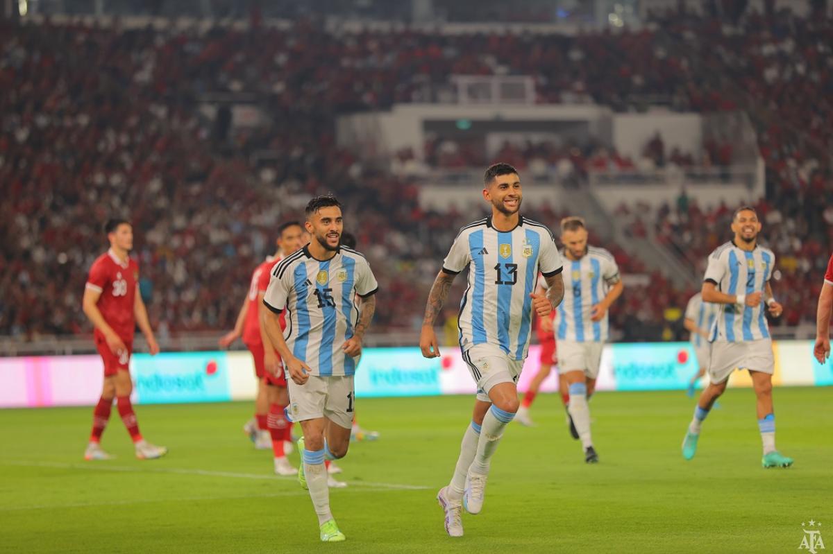 El "Cuti" Romero celebra su conquista. 