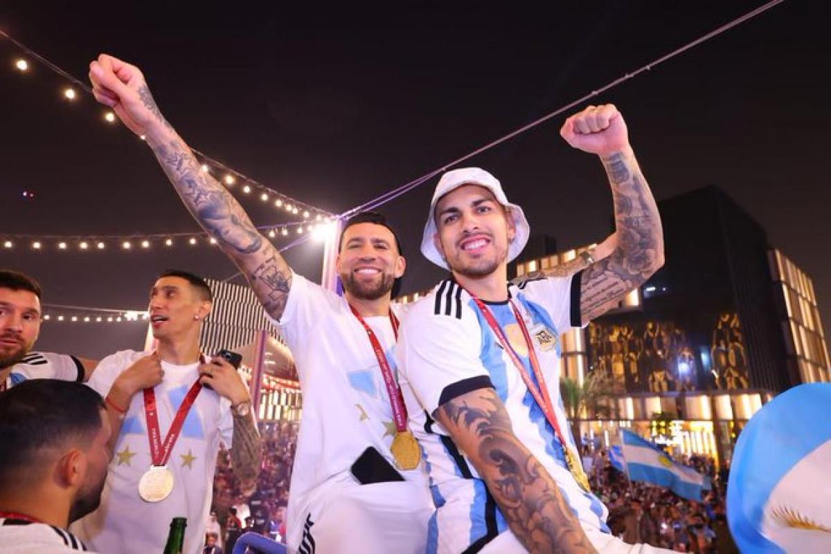 Los campeones del mundo llegan el martes a la madrugada