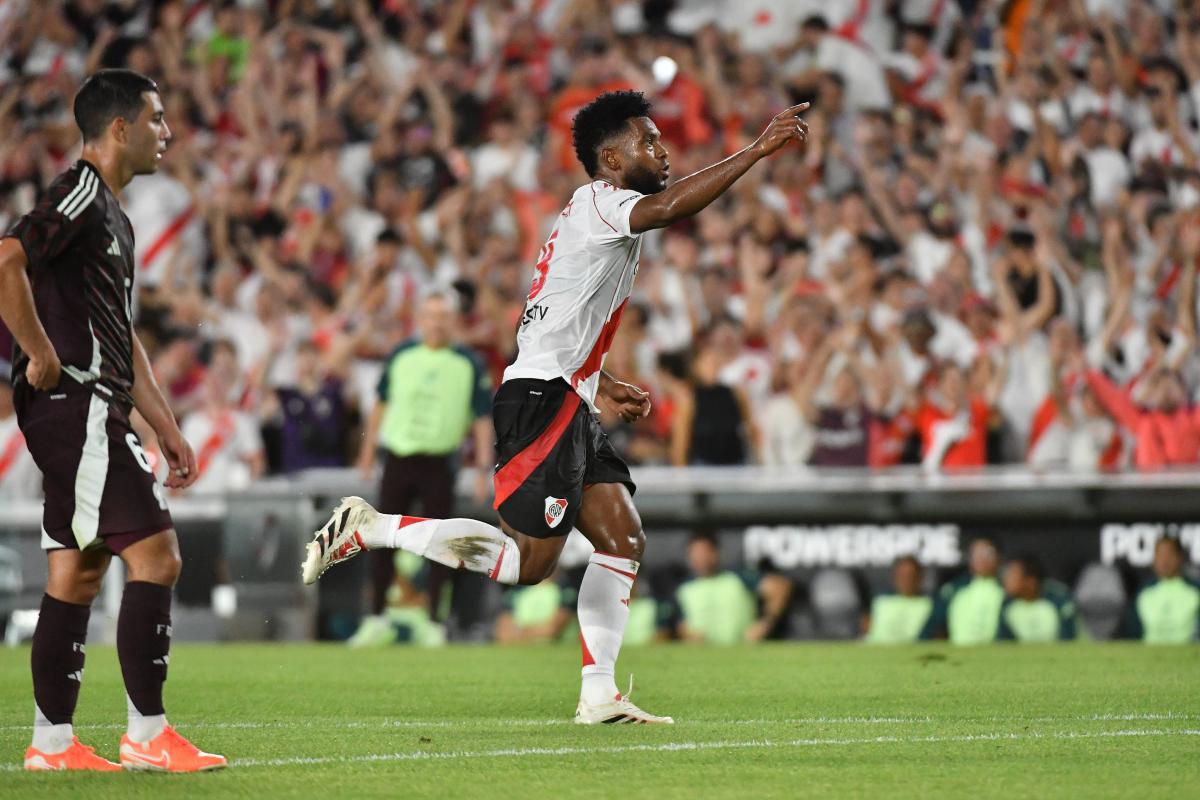 VIDEO | River presentó a sus figuras y bailó a México