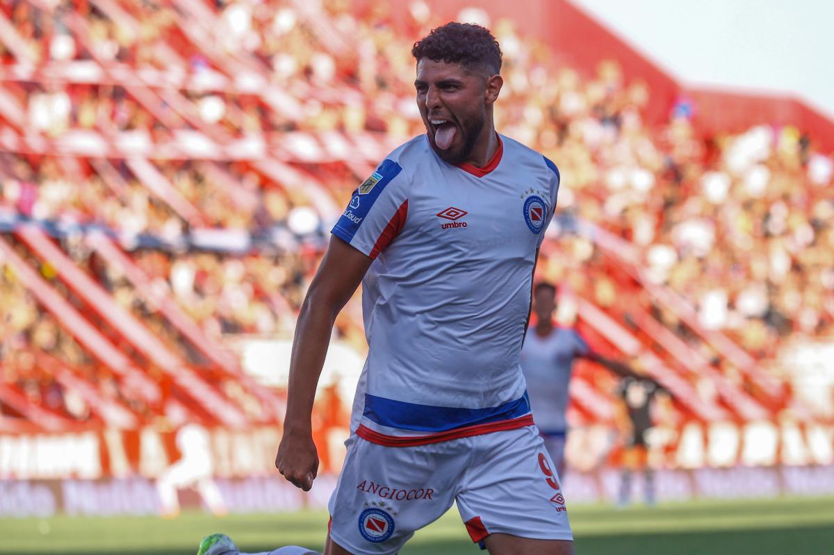 VIDEO | Argentinos cacheteó a Riestra y se rencontró con la victoria