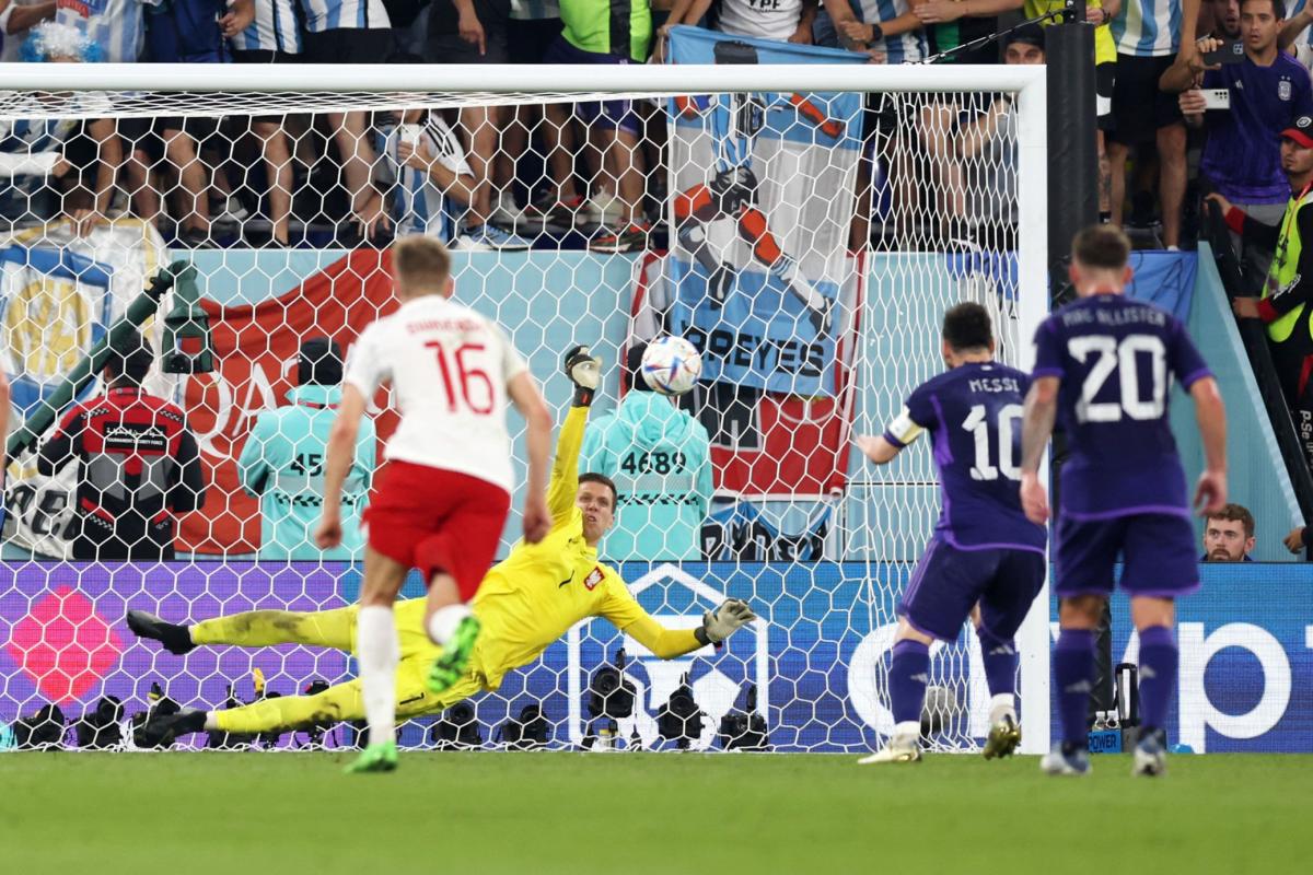 Messi feliz por pasar a octavos pero con bronca por el penal errado