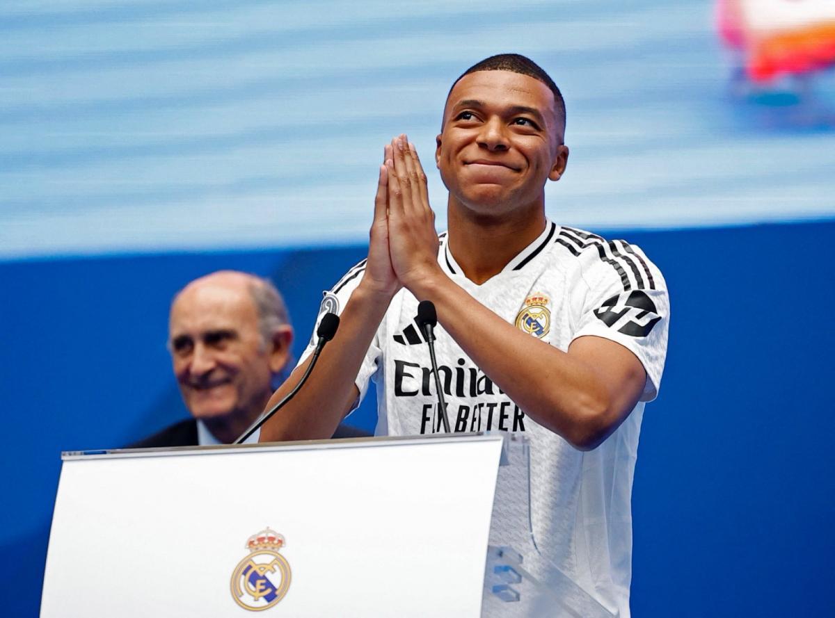 VIDEO | Mbappé fue presentado en un Bernabéu explotado: "Voy a dar la vida por el Real Madrid"