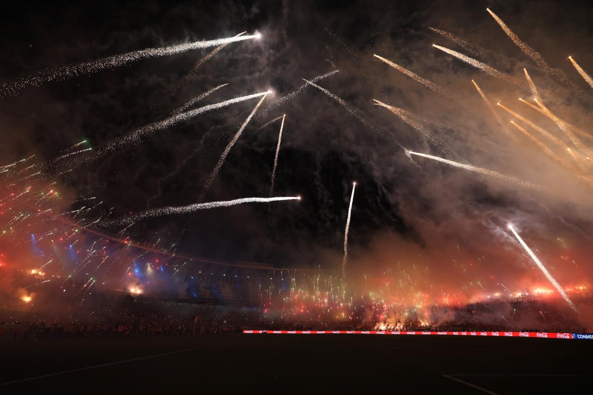 VIDEO | Posible sanción para Racing por el recibimiento con bengalas