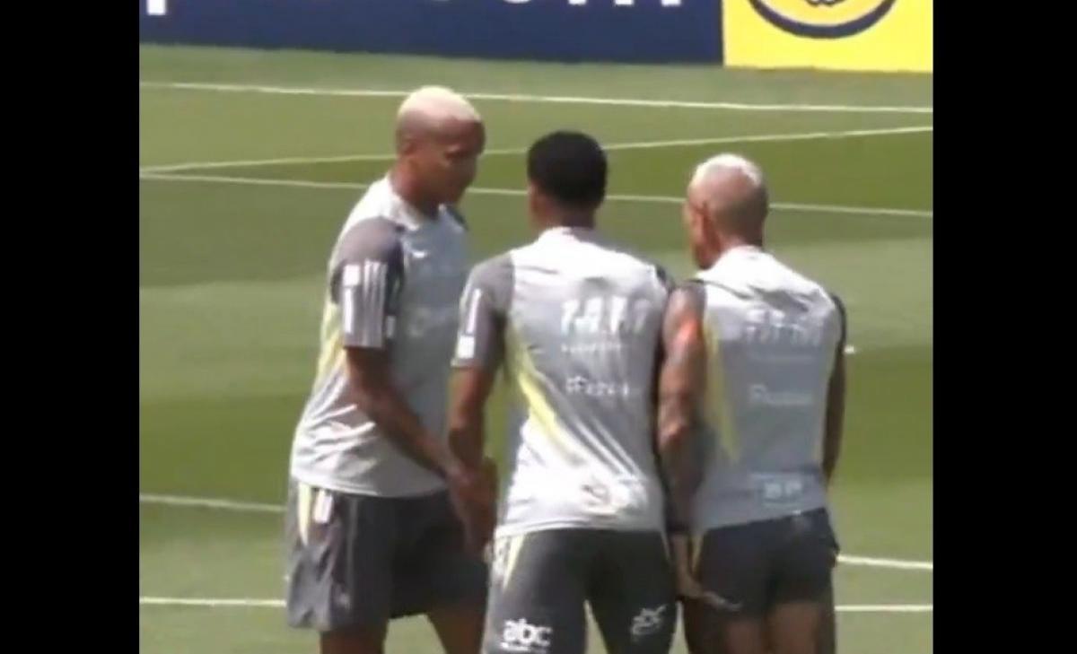 VIDEO | Deyverson y Vargas ¿a las piñas en la práctica del Mineiro?