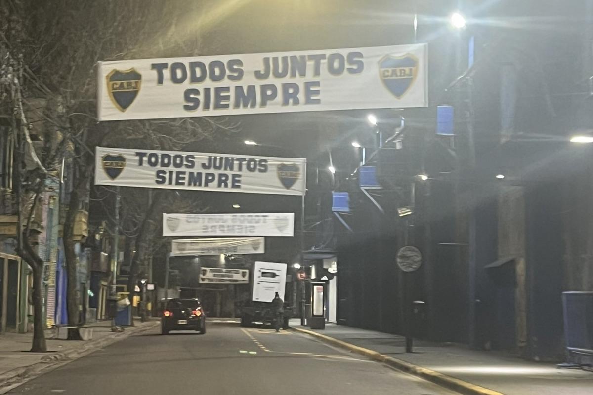 "Todos juntos siempre": en la previa contra Independiente, La Boca amaneció repleta de pasacalles