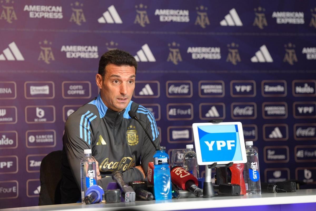 VIDEO | Scaloni habló de todo en conferencia: charla con Messi, el nuevo capitán y el homenaje a Di María