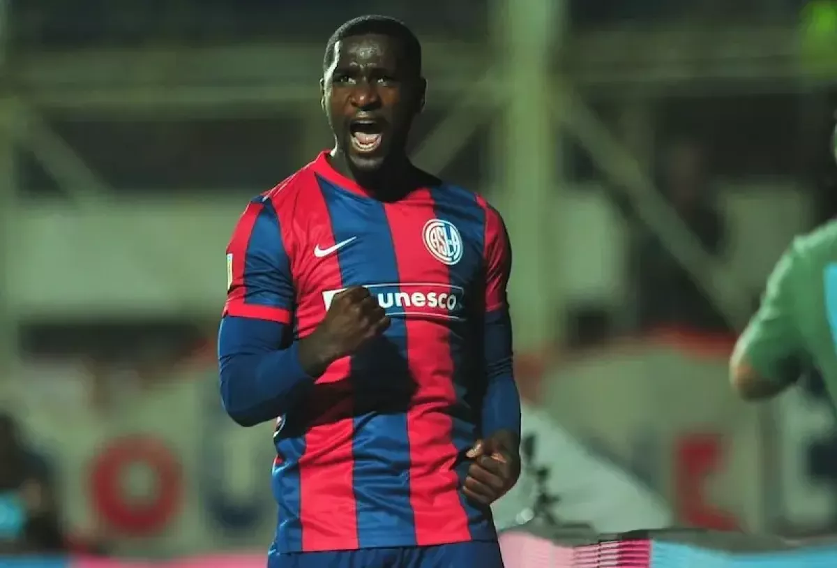 San Lorenzo, otra vez inhibido por la FIFA por el colombiano Zapata