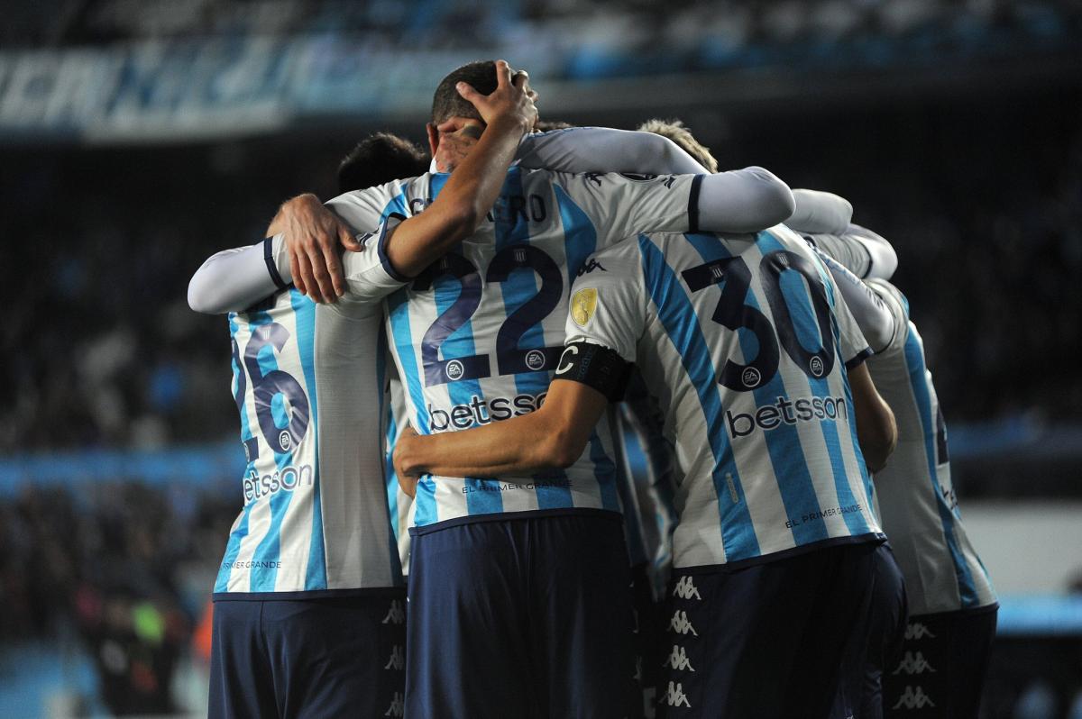 Racing goleó a Ñublense y se clasificó en el primer lugar de la Zona A de la Copa Libertadores