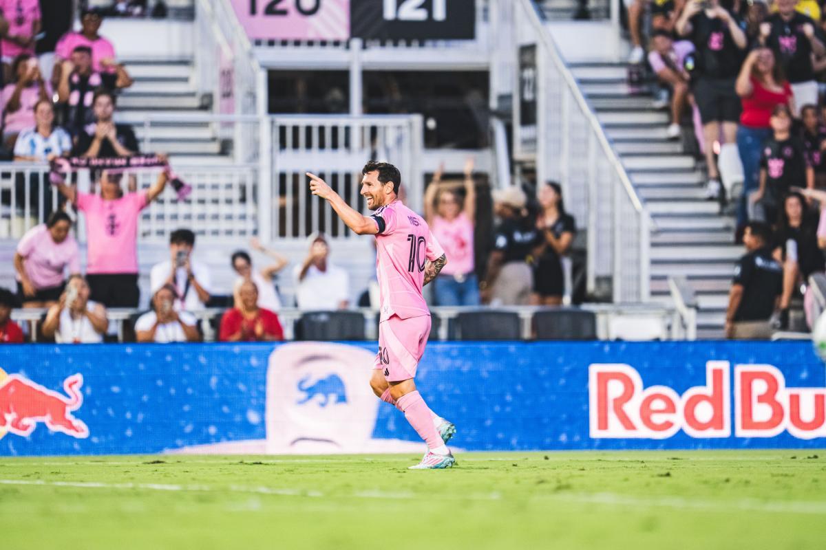 VIDEO | Messi vuelve a la Selección afiladísimo: doblete para la goleada del Inter Miami