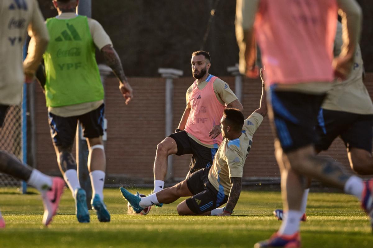 Último entrenamiento de la Selección Argentina en Ezeiza antes de partir a Barranquilla