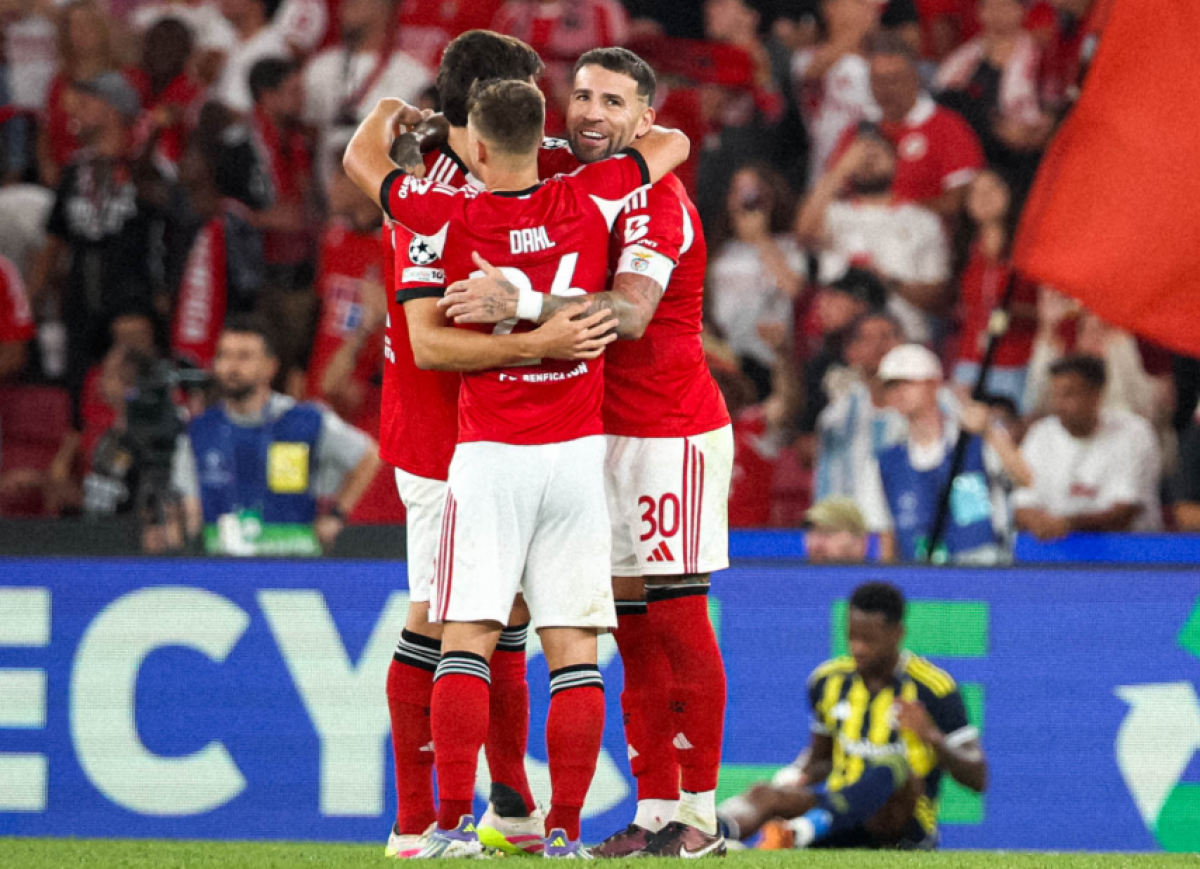 VIDEO | El Benfica de Otamendi tumbó al Fenerbahce de Mourinho y jugará la fase liga