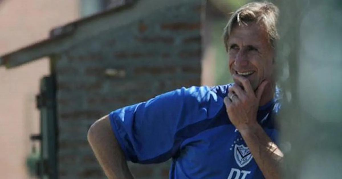 Ricardo Gareca no asumió en Vélez pero ya estuvo en la práctica