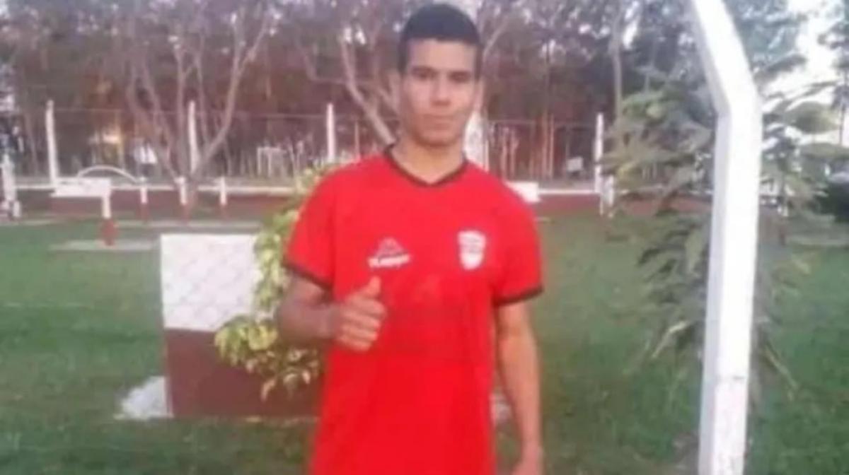 VIDEO | Tragedia en Corrientes: murió un jugador al golpear su cabeza contra un muro en un partido