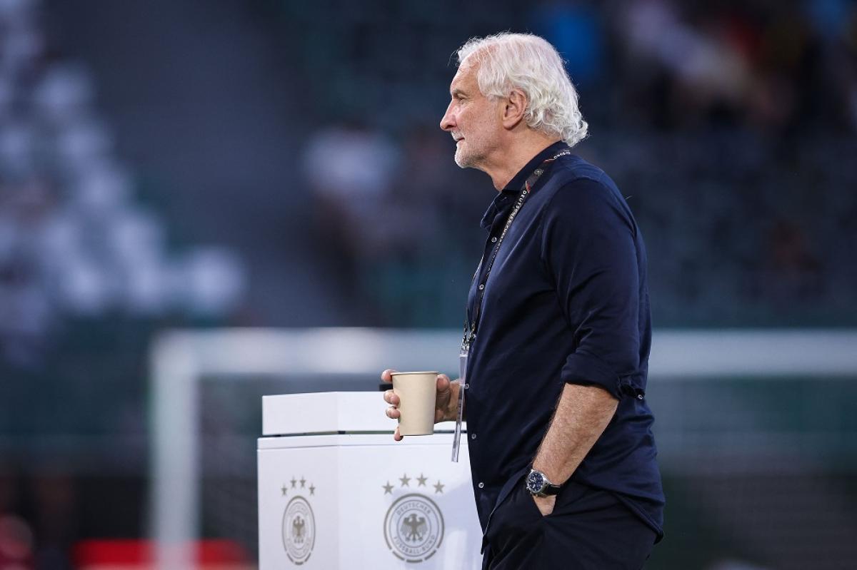 Rudi Voller seguirá buscando técnico para Alemania. 