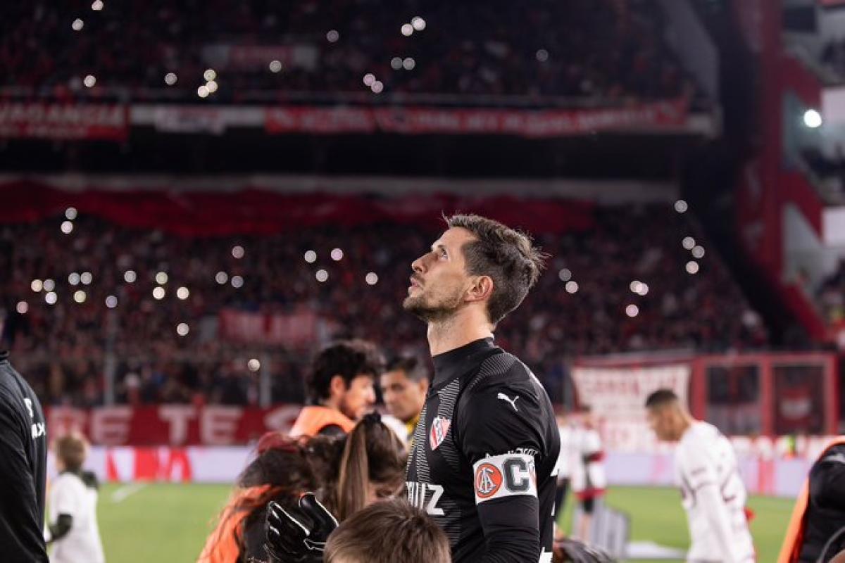  Independiente le reza a todos los santos para salir del infierno. 