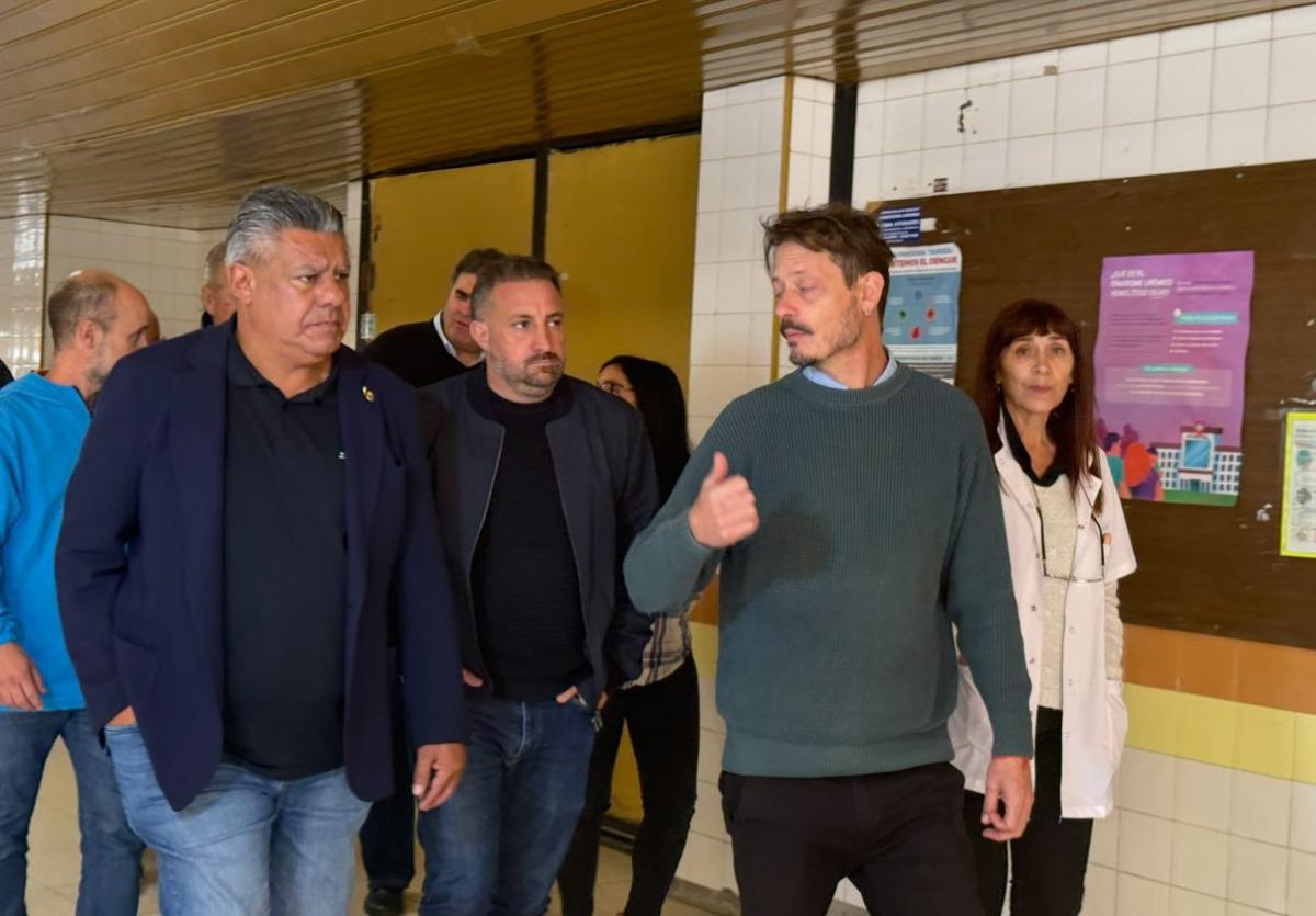 Chiqui Tapia entregó los millones recaudados por la Selección para Bahía Blanca