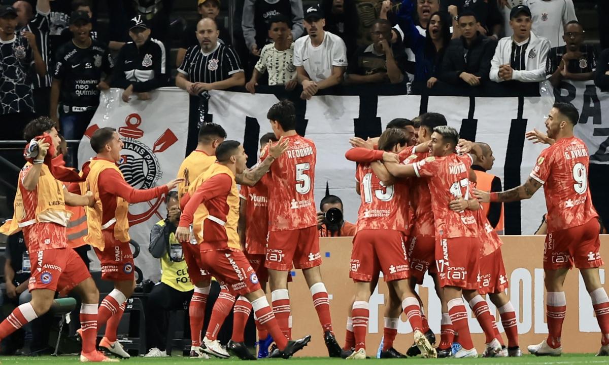 Argentinos logra un heroico triunfo ante Corinthians en San Pablo por Copa Libertadores