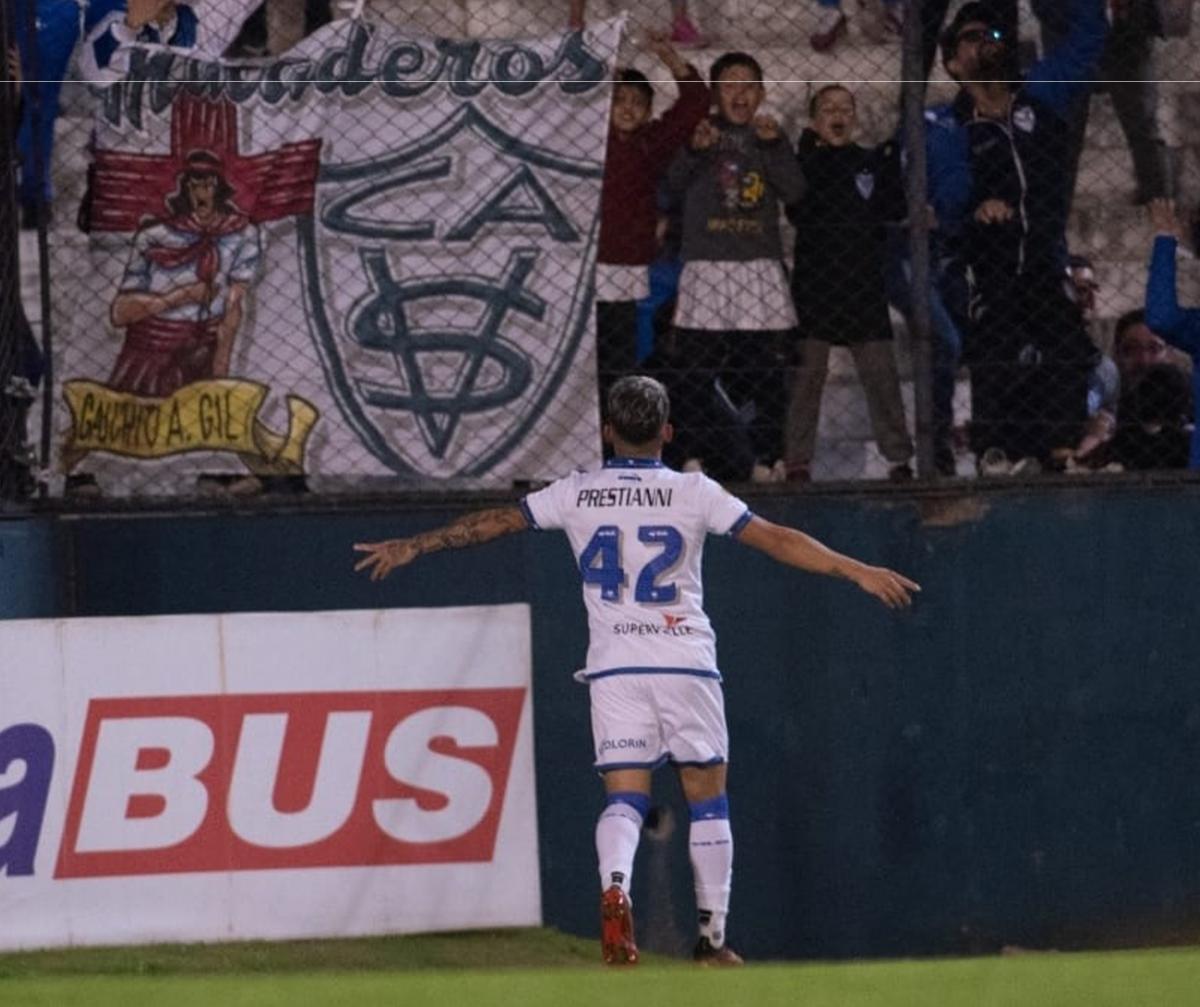 Vélez volvió a sonreír con una goleada a Deportivo Español en Copa Argentina