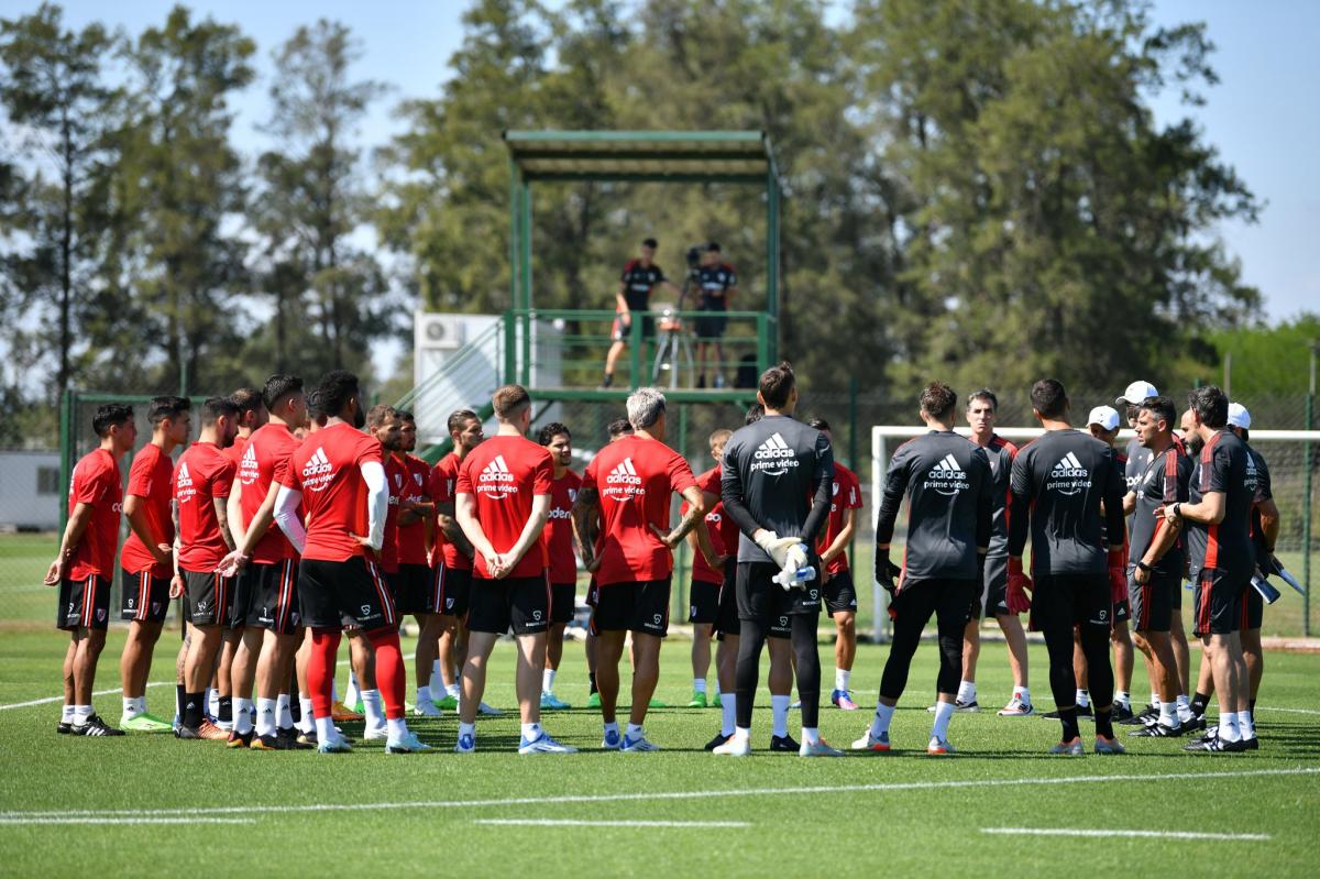 Los millonarios, listos para entrenarse.