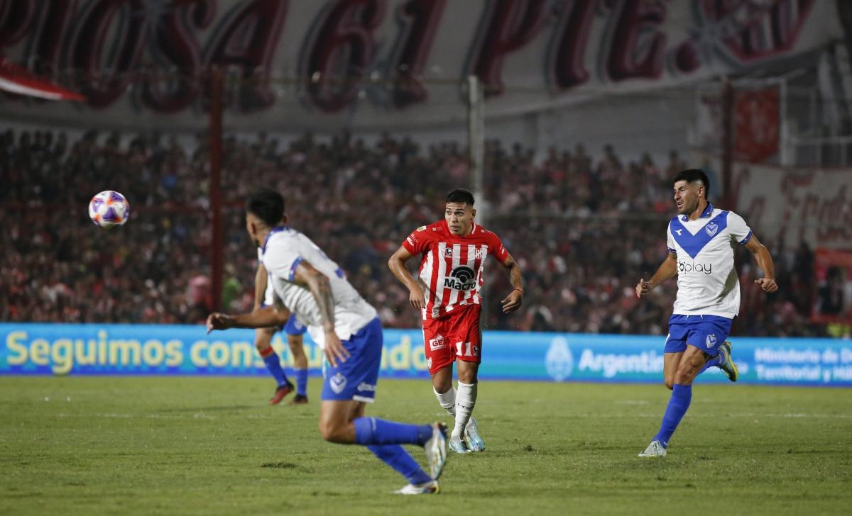 Instituto le ganó a Vélez y se metió entre los diez primeros de la Liga Profesional
