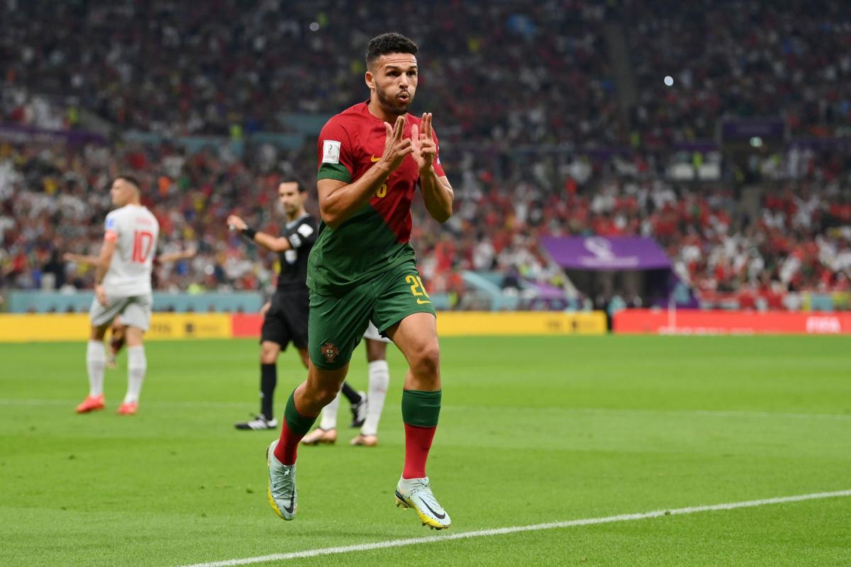 Portugal aplastó a Suiza y se metió en cuartos