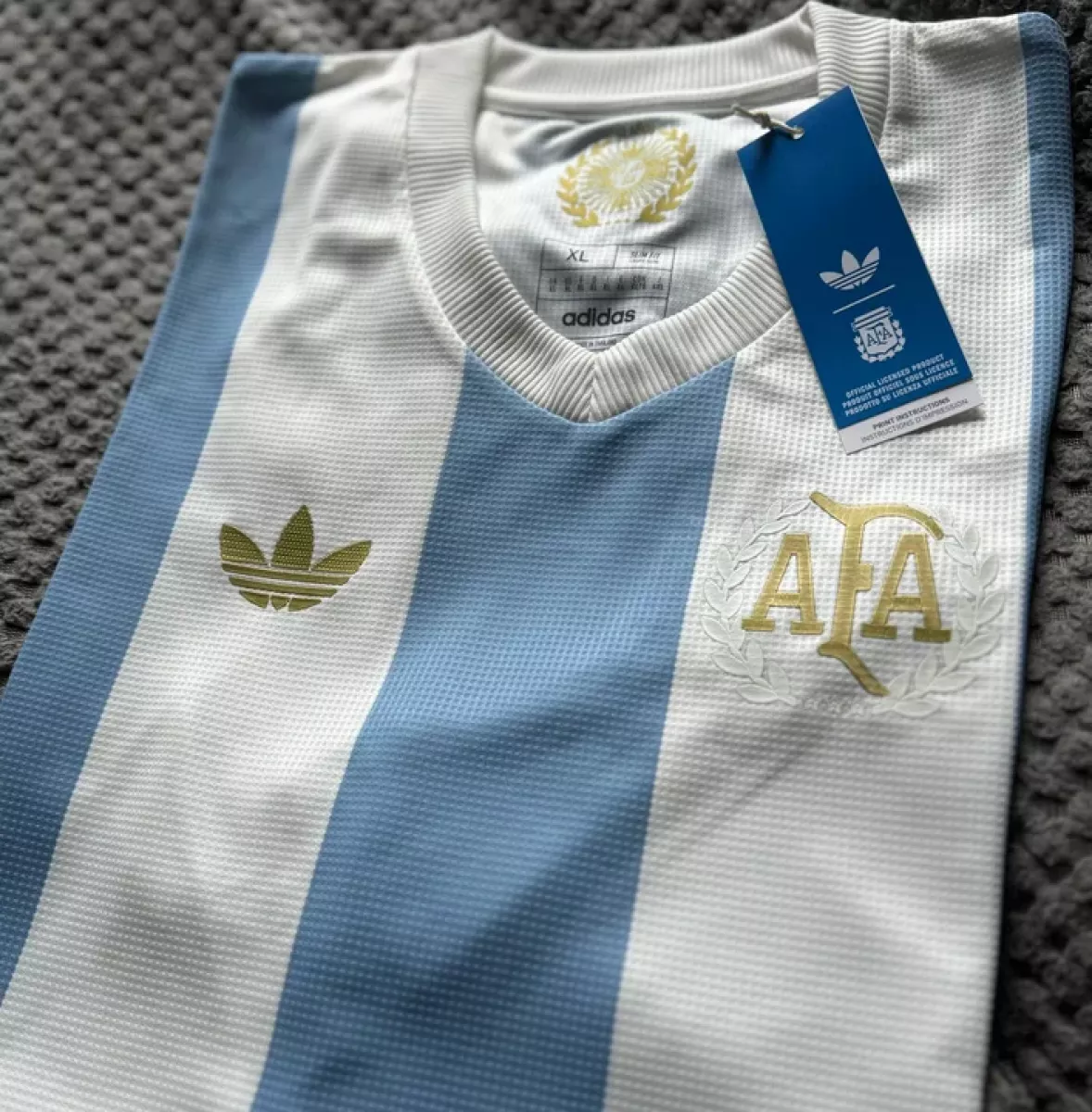 La camiseta retro de la Selección por los 50 años de relación con Adidas