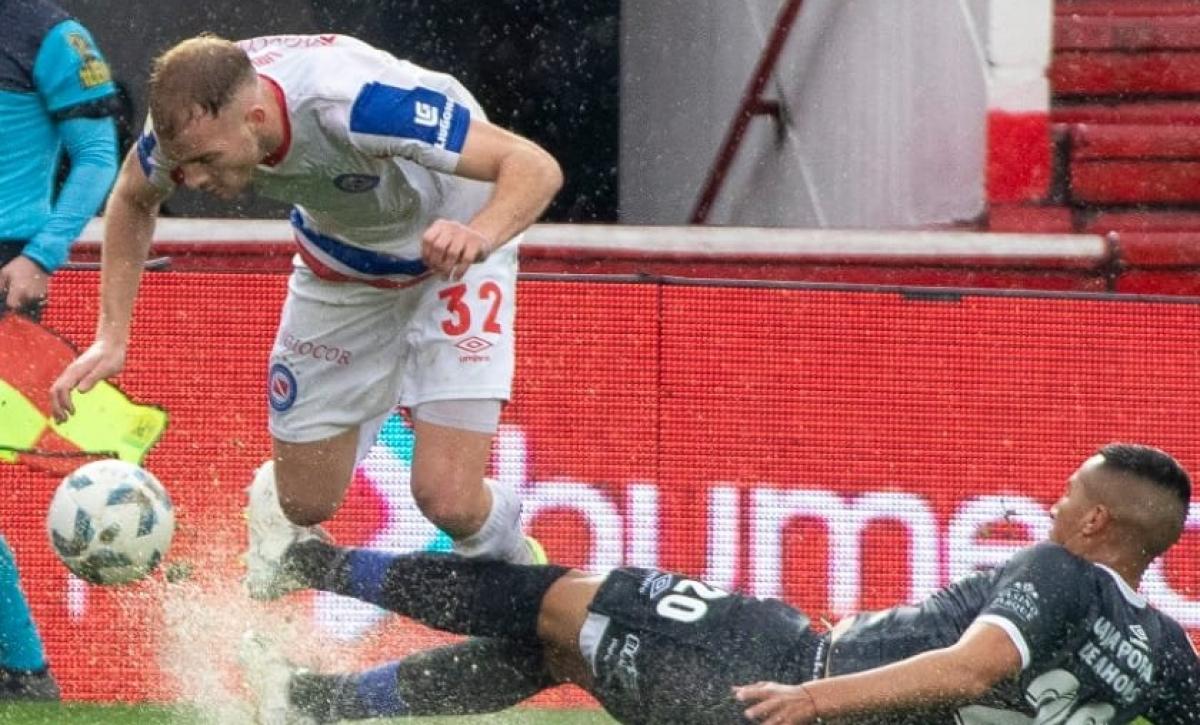 Argentinos Juniors no supo cuidar le ventaja y Atlético Tucumán lo empató en una ráfaga