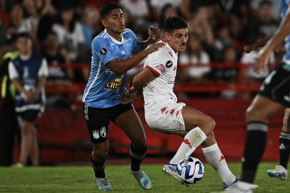 Huracán no pudo con Sporting Cristal y definirá la clasificación a la Libertadores en Perú