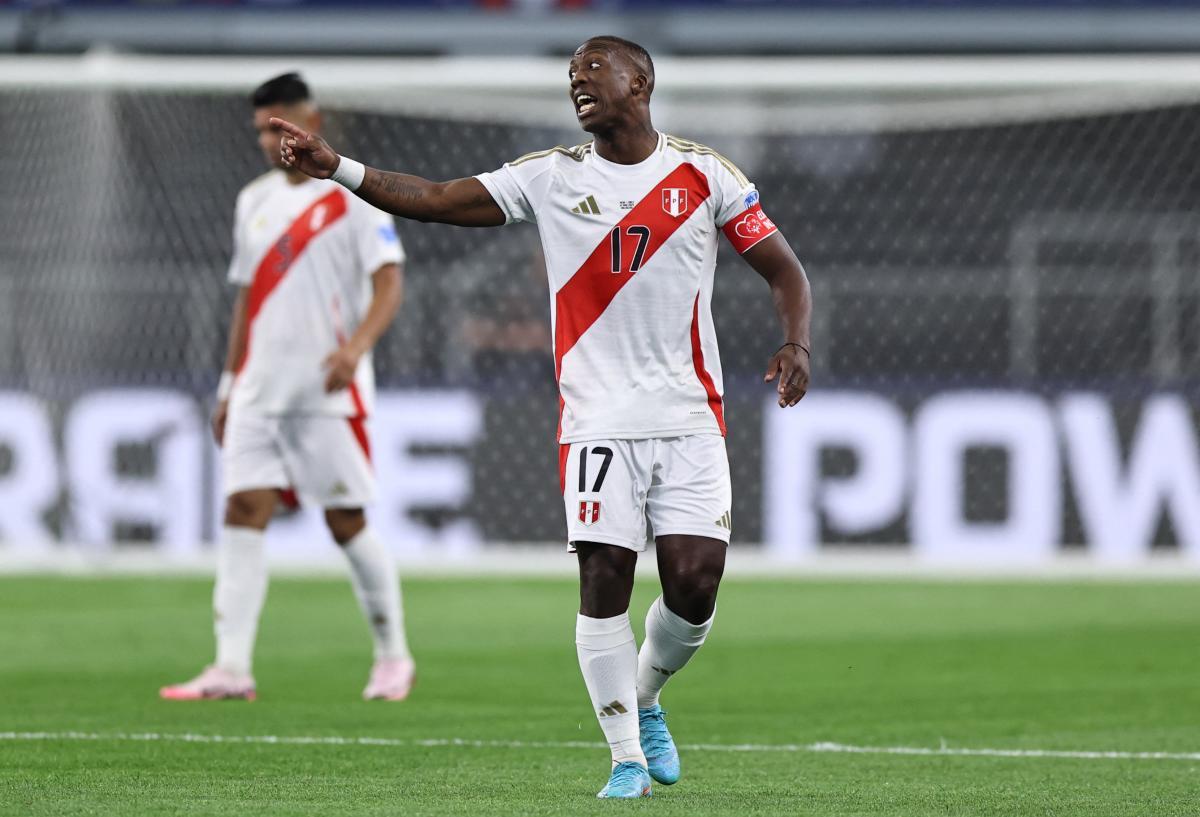 Advíncula sufrió una lesión en el tendón de Aquiles: ¿se baja de la Copa América?