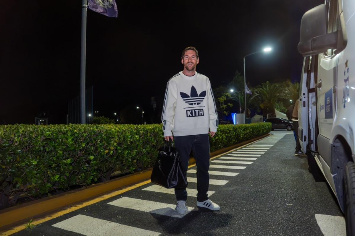Todos felices, Messi ya está en el predio con la Selección