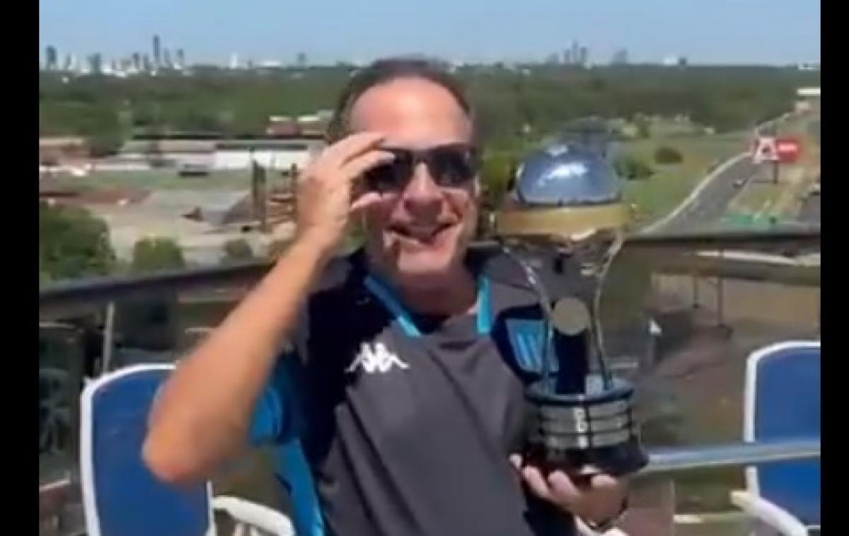 "Hermosa mañana, ¿verdad?": el infaltable meme de Francella, con el trofeo que ganó Racing