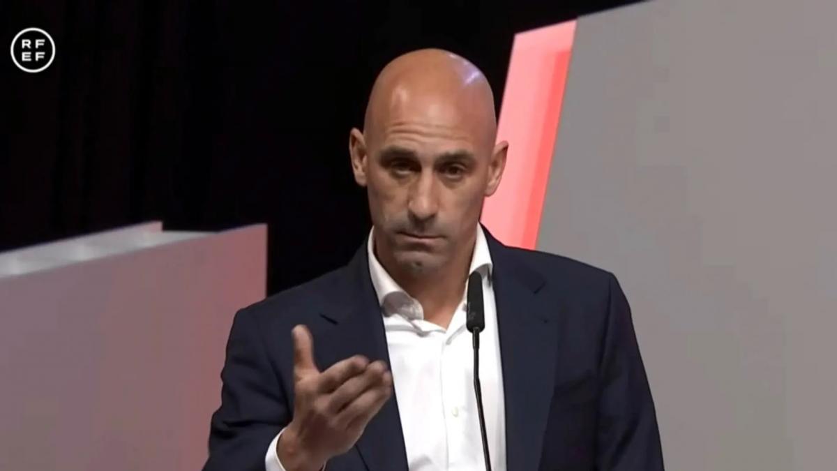 Rubiales seguirá al frente de la Real Federación Española de Fútbol: "¡No voy a dimitir!"