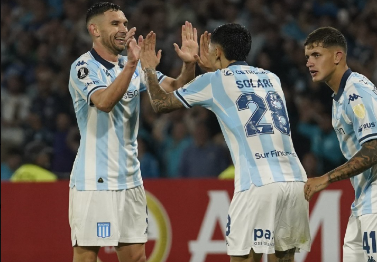 VIDEO | Racing fue una furia, clasificó a octavos y eliminó al Colo Colo de Arturo Vidal