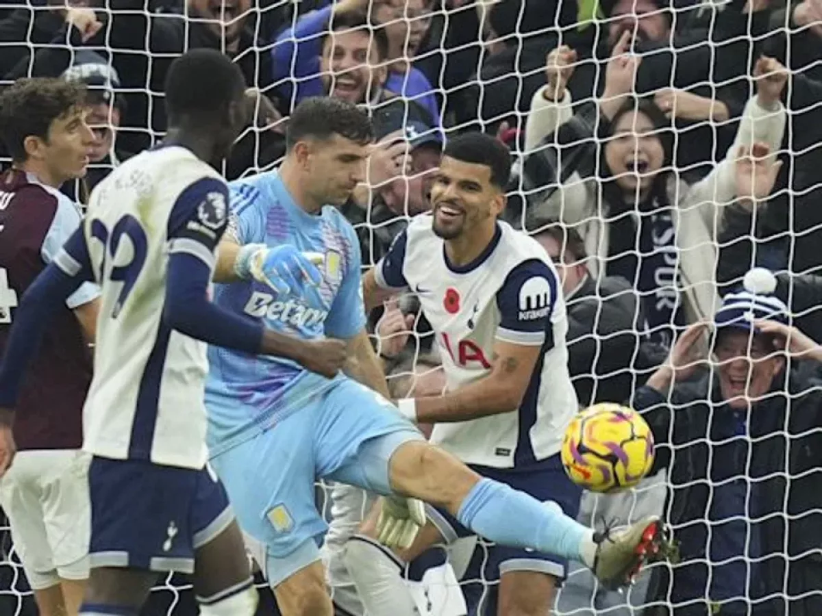 VIDEO | Tottenham le metió 4 al Aston Villa del Dibu Martínez