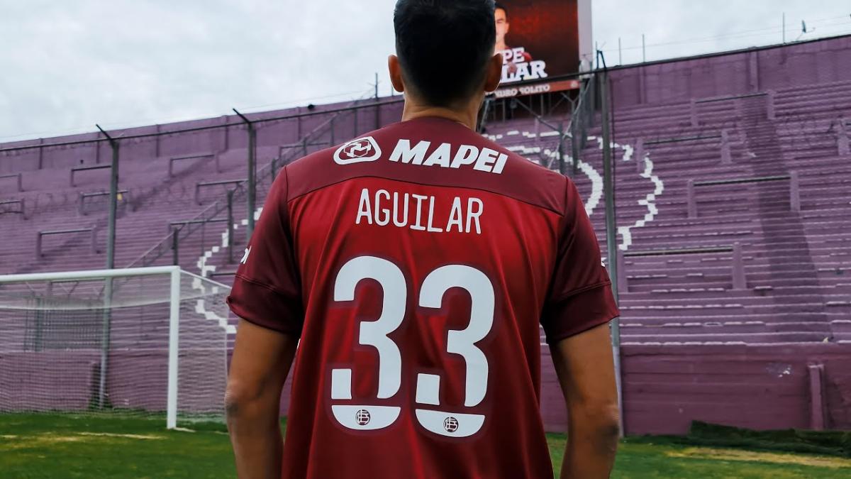 El defensor colombiano Aguilar denunció insultos racistas en el partido entre Lanús y Talleres