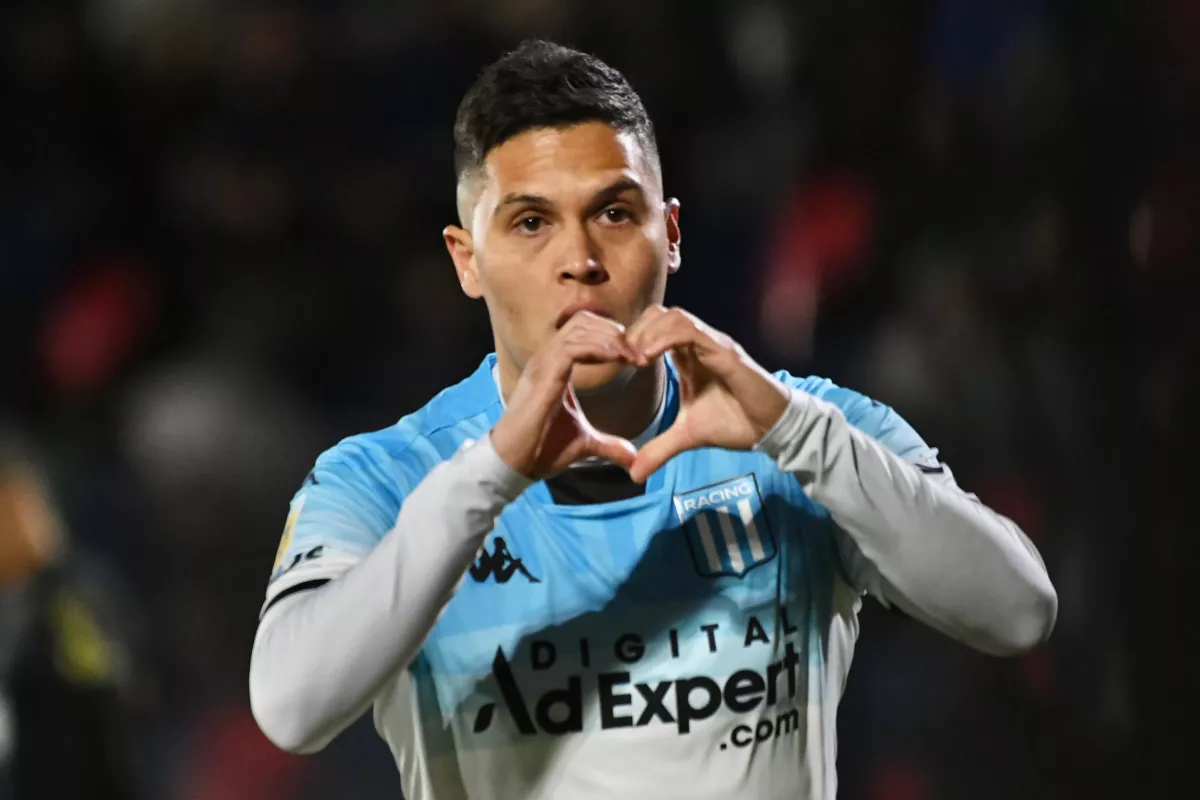 VIDEO | Juanfer Quintero se despidió de Racing "con la frente en alto"
