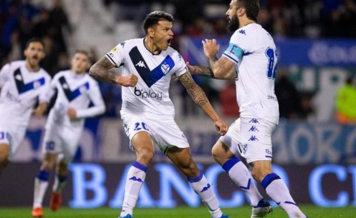 Bou sufre una lesión y queda marginado en Vélez para enfrentar a Instituto