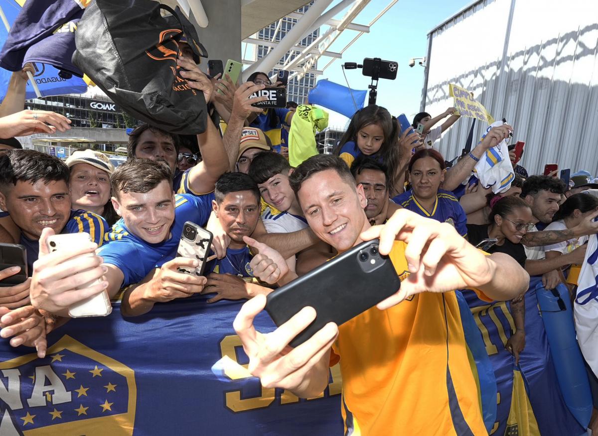 VIDEO | Boca llegó a Santa Fe para la Copa Argentina y lo recibió una multitud